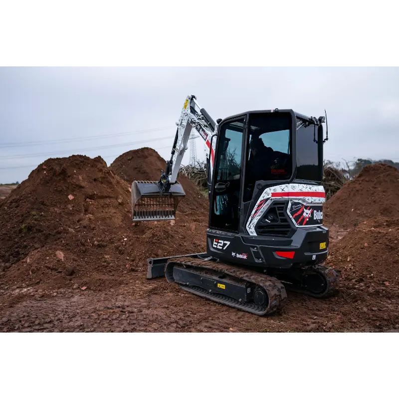 Bobcat E27 Minibagger bei der Arbeit